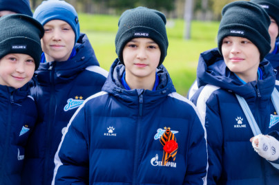 Торжественное возложение цветов на Пискаревском мемориальном кладбище в честь 80-летия Великой Победы