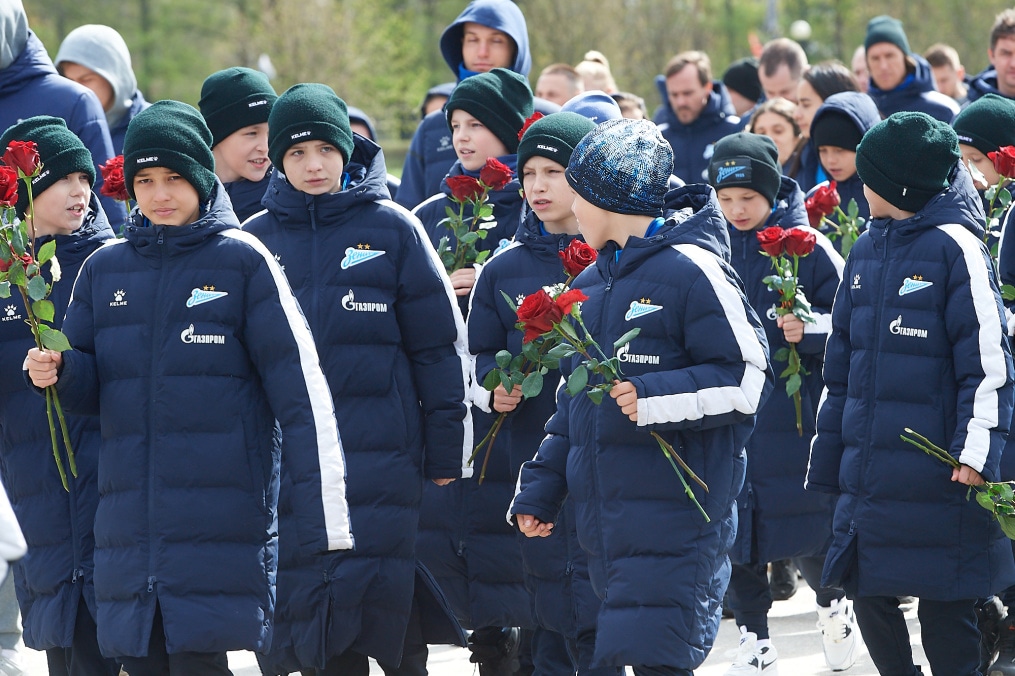 Торжественное возложение цветов на Пискаревском мемориальном кладбище в честь 80-летия Великой Победы