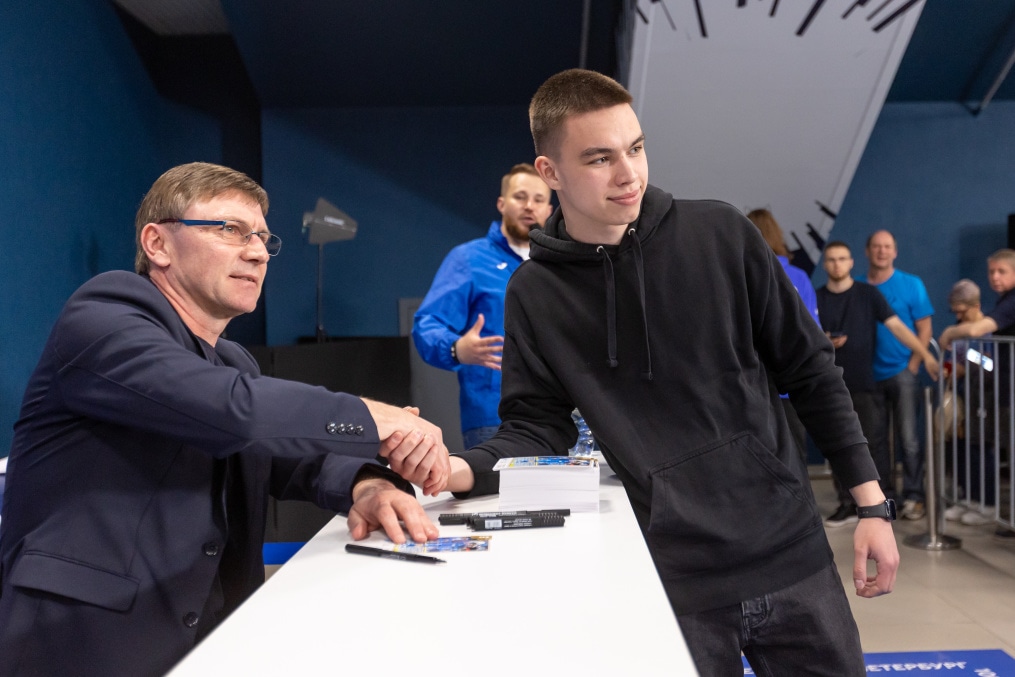 «Фан-Променад» перед матчем  «Зенит» — «Ахмат»