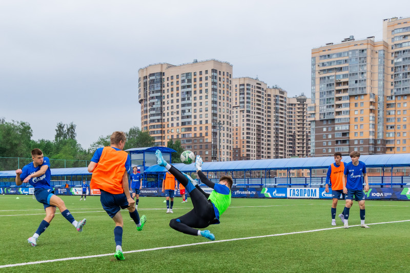 Тренировка юношеской команды «Зенит» U-18 перед матчем с «Локомотивом»