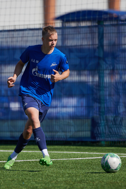 Тренировка юношеской команды «Зенит» U-18 перед матчем с «Акроном» U-18