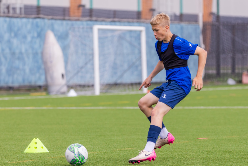 Тренировка юношеской команды «Зенит» U-16 перед матчем с «Чертаново» U-16