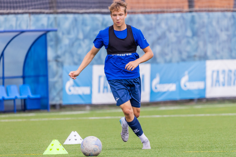 Тренировка юношеской команды «Зенит» U-16 перед матчем с «Чертаново» U-16