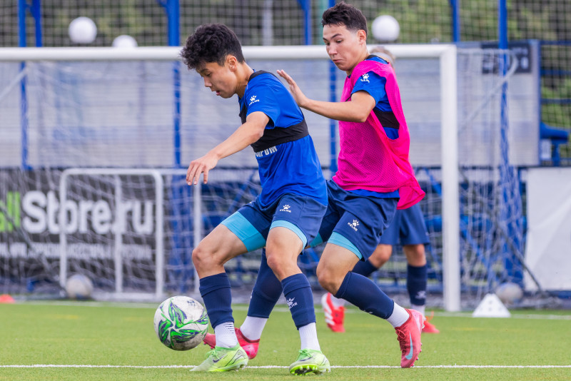 Тренировка юношеской команды «Зенит» U-16 перед матчем с «Чертаново» U-16