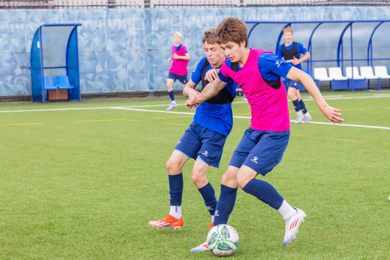 Тренировка юношеской команды «Зенит» U-16 перед матчем с «Чертаново» U-16