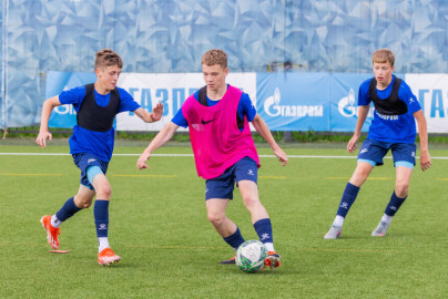 Тренировка юношеской команды «Зенит» U-16 перед матчем с «Чертаново» U-16