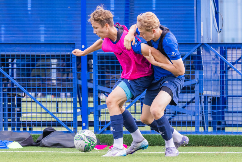 Тренировка юношеской команды «Зенит» U-16 перед матчем с «Чертаново» U-16