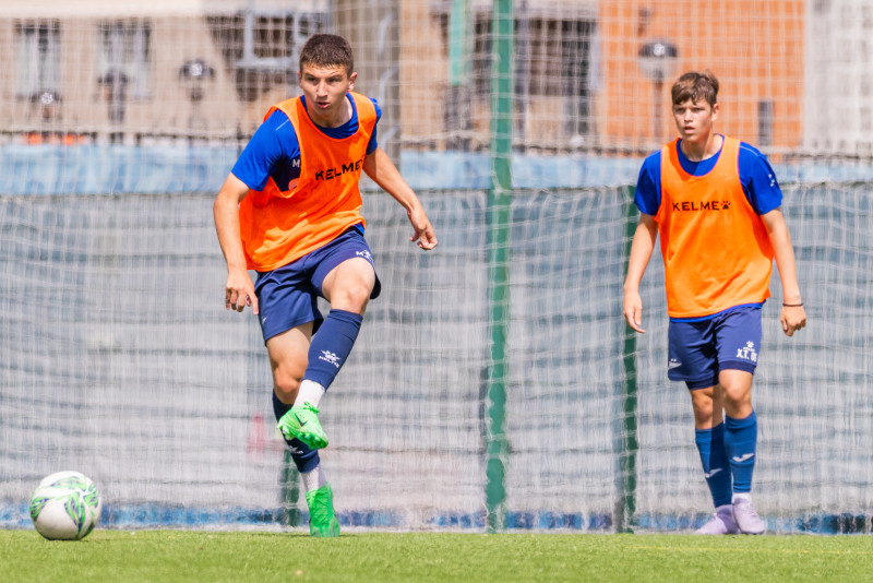 Тренировка юношеской команды «Зенит» U-18 перед матчем с «Чертаново» U-18