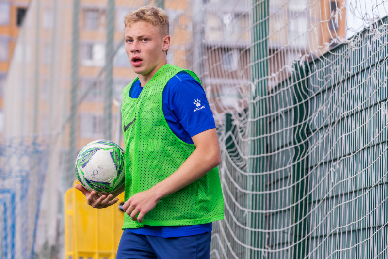 Тренировка юношеской команды «Зенит» U-18 перед матчем с «Чертаново» U-18