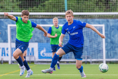 Тренировка юношеской команды «Зенит» U-18 перед матчем с «Чертаново» U-18