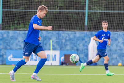 Тренировка юношеской команды «Зенит» U-18 перед матчем с «Чертаново» U-18