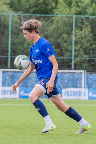 Тренировка юношеской команды «Зенит» U-18 перед матчем с «Чертаново» U-18