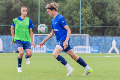 Тренировка юношеской команды «Зенит» U-18 перед матчем с «Чертаново» U-18