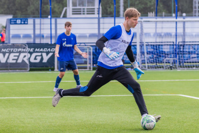 Тренировка юношеской команды «Зенит» U-18 перед матчем с «Чертаново» U-18