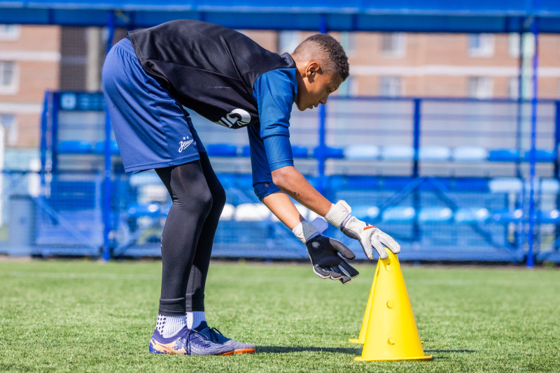 Тренировка юношеской команды «Зенит» U-16 перед матчем с СШОР «Зенит» U-16
