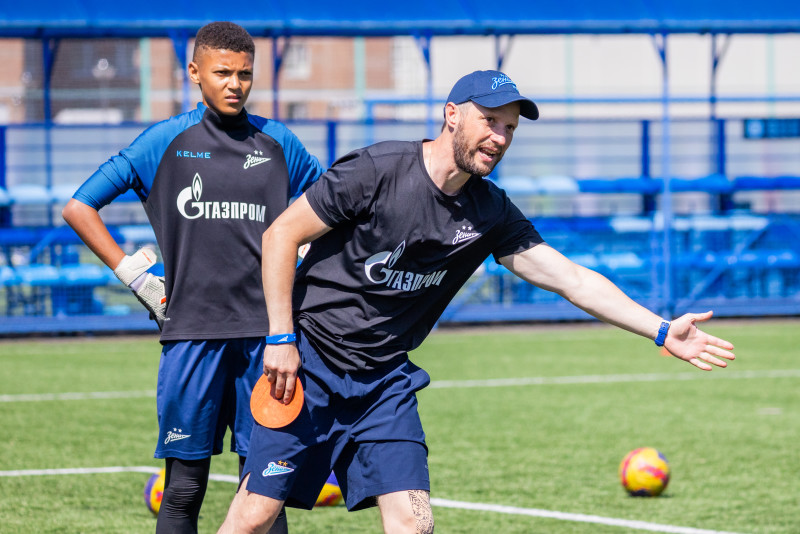 Тренировка юношеской команды «Зенит» U-16 перед матчем с СШОР «Зенит» U-16