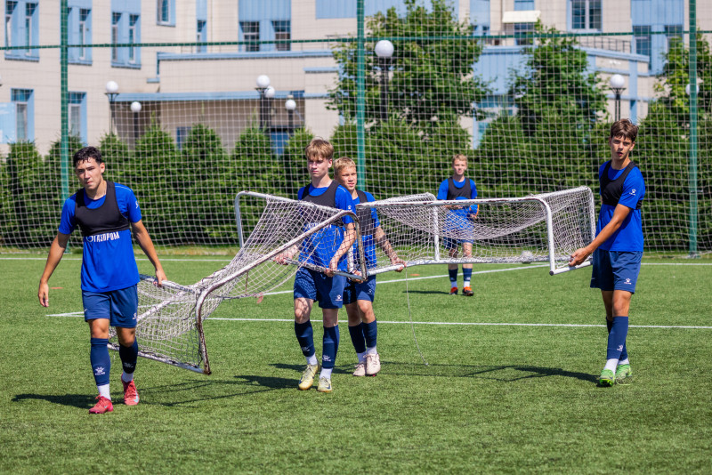 Тренировка юношеской команды «Зенит» U-16 перед матчем с СШОР «Зенит» U-16