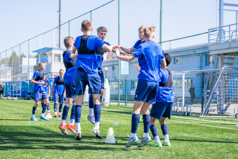 Тренировка юношеской команды «Зенит» U-16 перед матчем с СШОР «Зенит» U-16