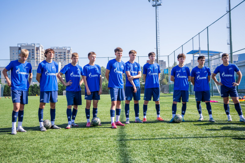 Тренировка юношеской команды «Зенит» U-17 перед матчем с СШОР «Зенит» U-17