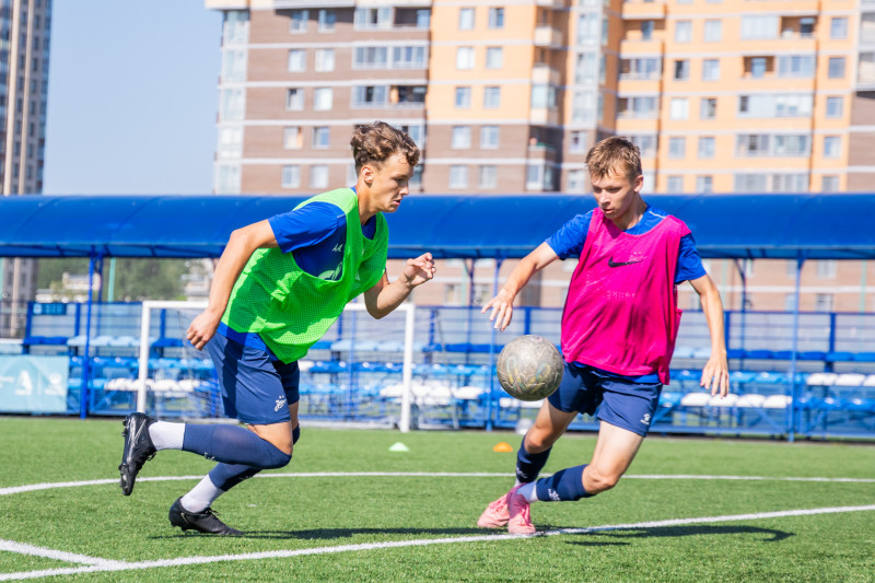 Тренировка юношеской команды «Зенит» U-17 перед матчем с СШОР «Зенит» U-17