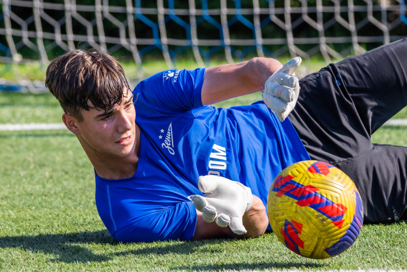 Тренировка юношеской команды «Зенит» U-17 перед матчем с СШОР «Зенит» U-17