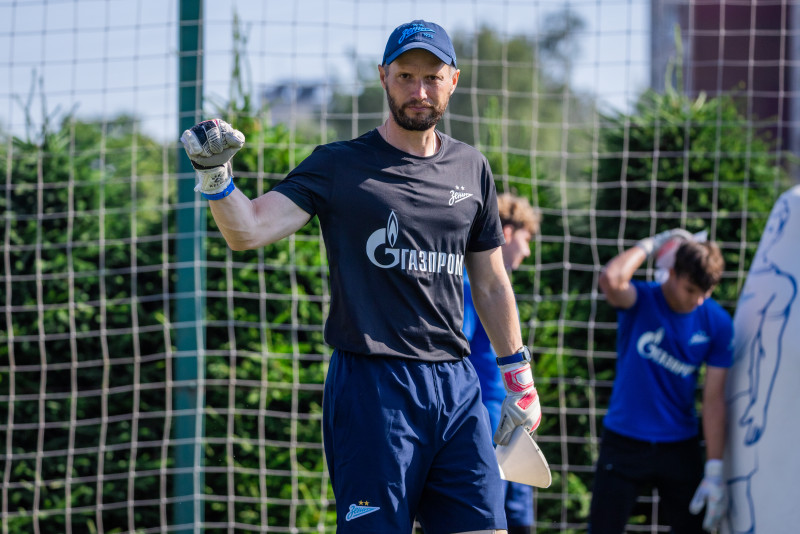 Тренировка юношеской команды «Зенит» U-17 перед матчем с СШОР «Зенит» U-17