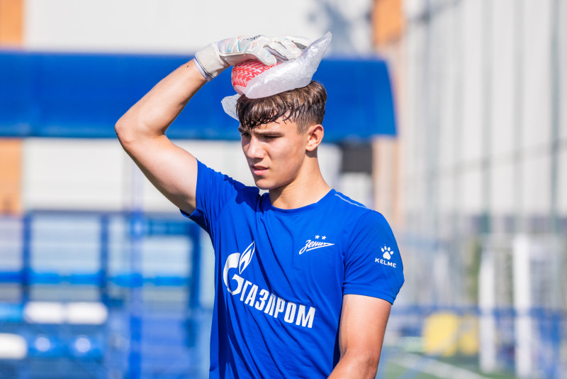 Тренировка юношеской команды «Зенит» U-17 перед матчем с СШОР «Зенит» U-17