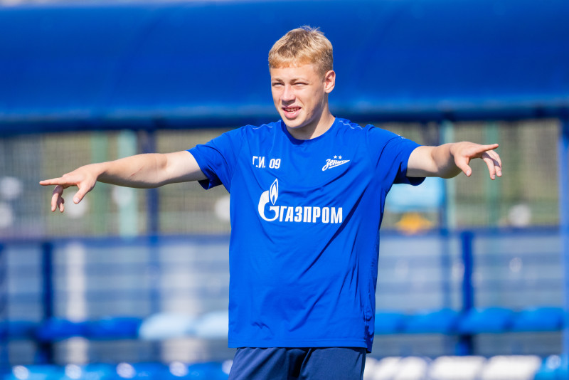 Тренировка юношеской команды «Зенит» U-17 перед матчем с СШОР «Зенит» U-17