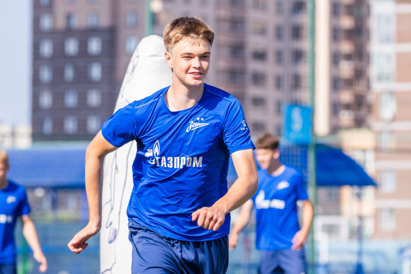 Тренировка юношеской команды «Зенит» U-17 перед матчем с СШОР «Зенит» U-17