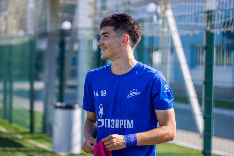 Тренировка юношеской команды «Зенит» U-17 перед матчем с СШОР «Зенит» U-17