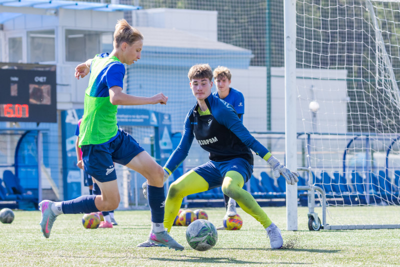 Тренировка юношеской команды «Зенит» U-17 перед матчем с СШОР «Зенит» U-17
