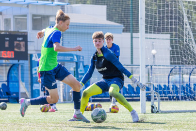 Тренировка юношеской команды «Зенит» U-17 перед матчем с СШОР «Зенит» U-17