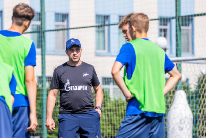 Тренировка юношеской команды «Зенит» U-17 перед матчем с СШОР «Зенит» U-17