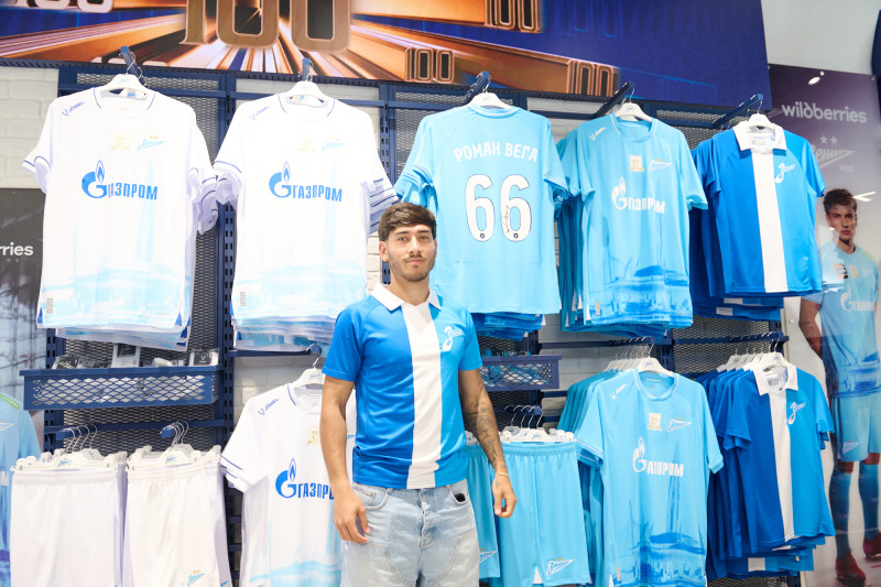 Презентация Жерсона и Романа Веги в фирменном магазине «Зенит-Арена»