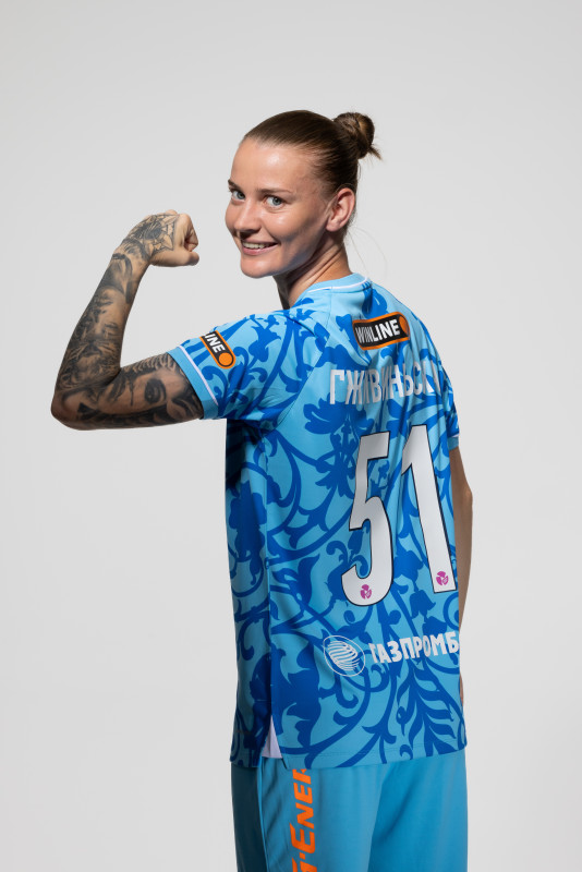 Фотосессия основного состава женского футбольного клуба «Зенит» сезона 2025/2026 (Jogel).