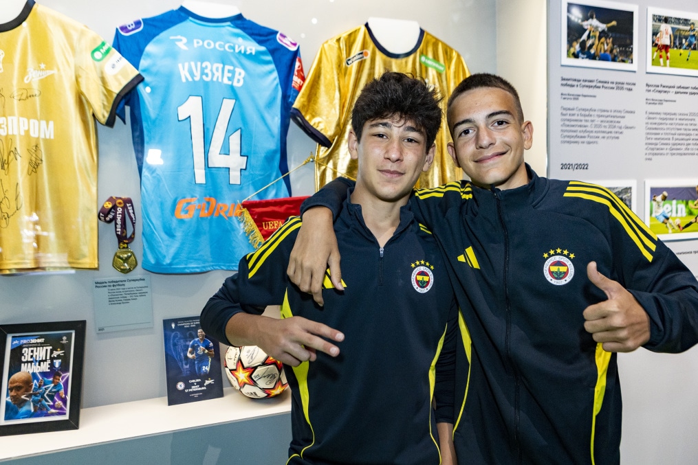 Участники кубка Морозова на выставке «Зенит. Петербург: 100 лет вместе»