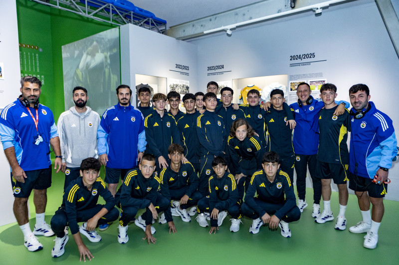 Участники кубка Морозова на выставке «Зенит. Петербург: 100 лет вместе»