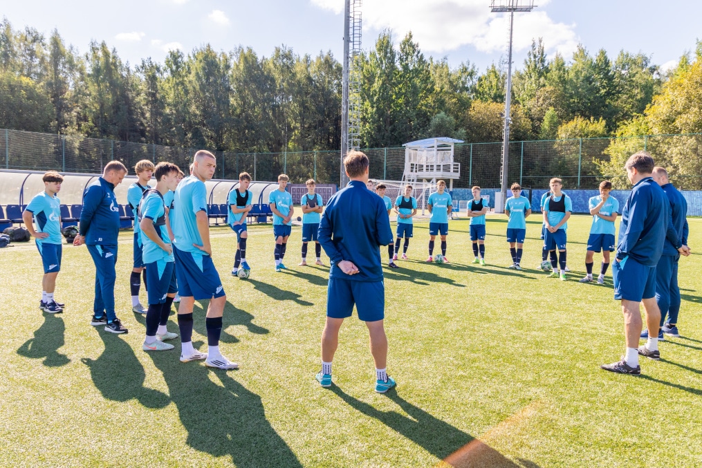 Тренировка «Зенита»-м перед матчем с ФК «Ленинградец»-м