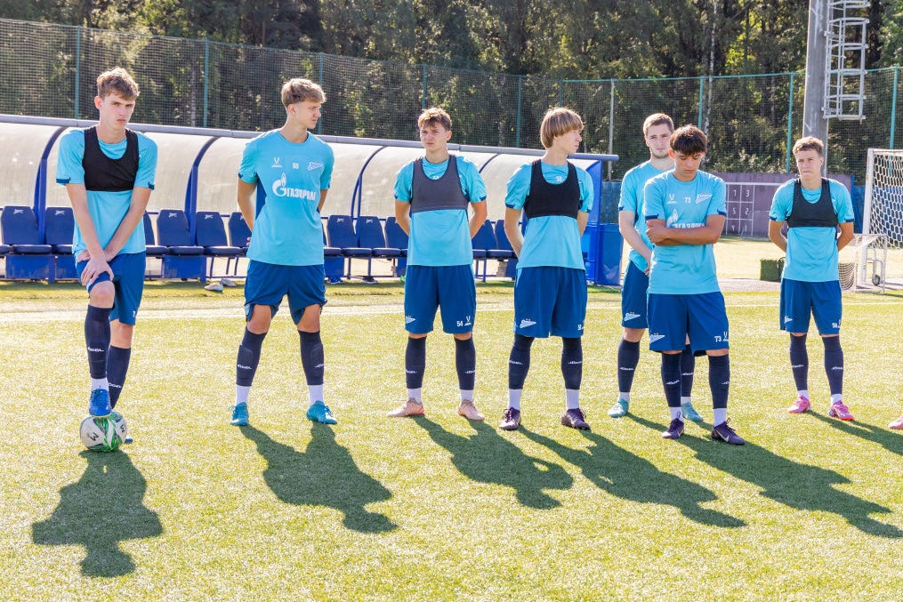 Тренировка «Зенита»-м перед матчем с ФК «Ленинградец»-м