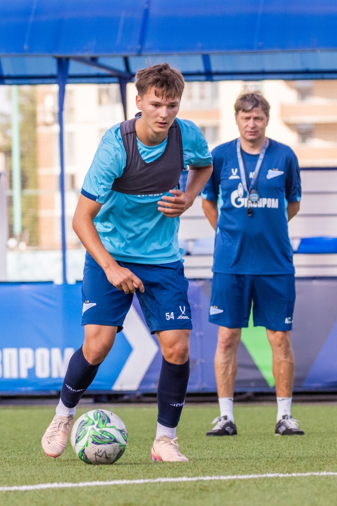 Тренировка «Зенита»-м перед матчем с ФК «Ленинградец»-м