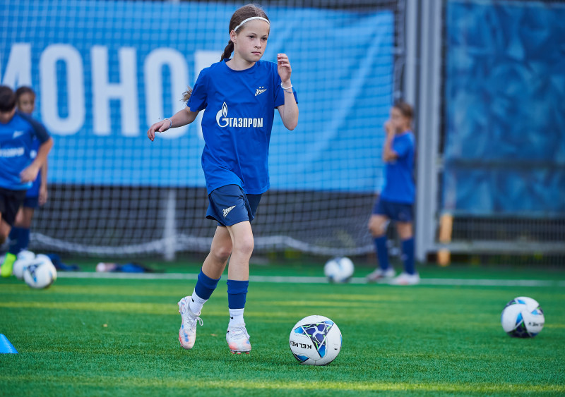 Тренировка женской юношеской команды U-12 в Удельном парке