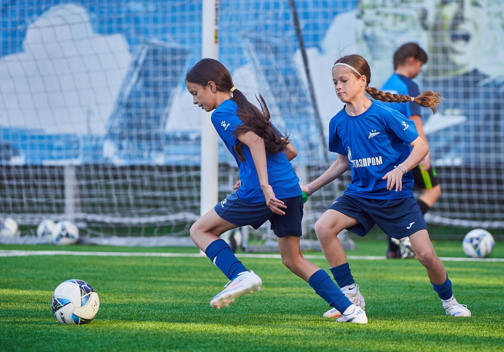 Тренировка женской юношеской команды U-12 в Удельном парке
