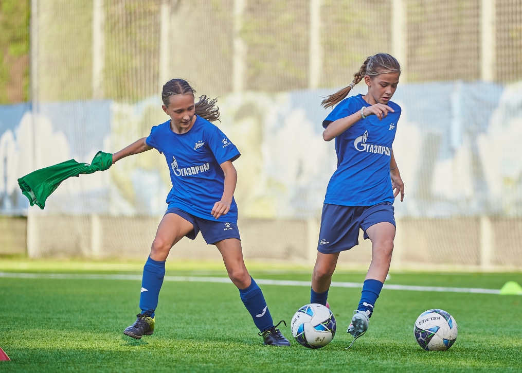 Тренировка женской юношеской команды U-12 в Удельном парке