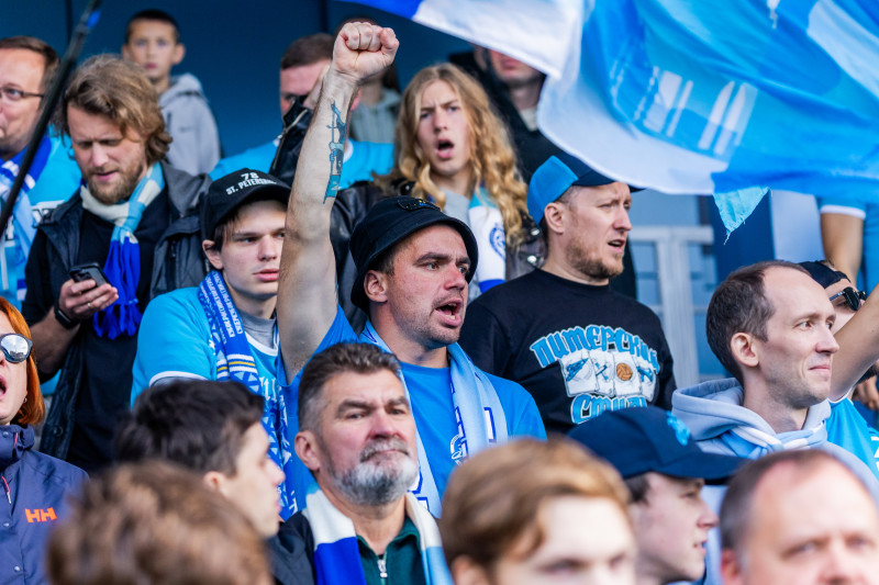 Фанаты на матче «Зенит»-2 — «Иркутск»