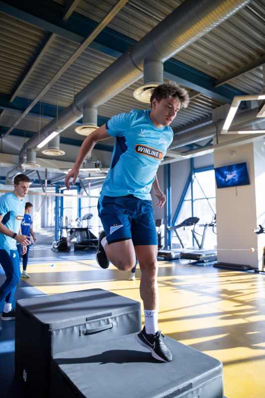 Тренировка основного состава в перерыве на матчи сборных