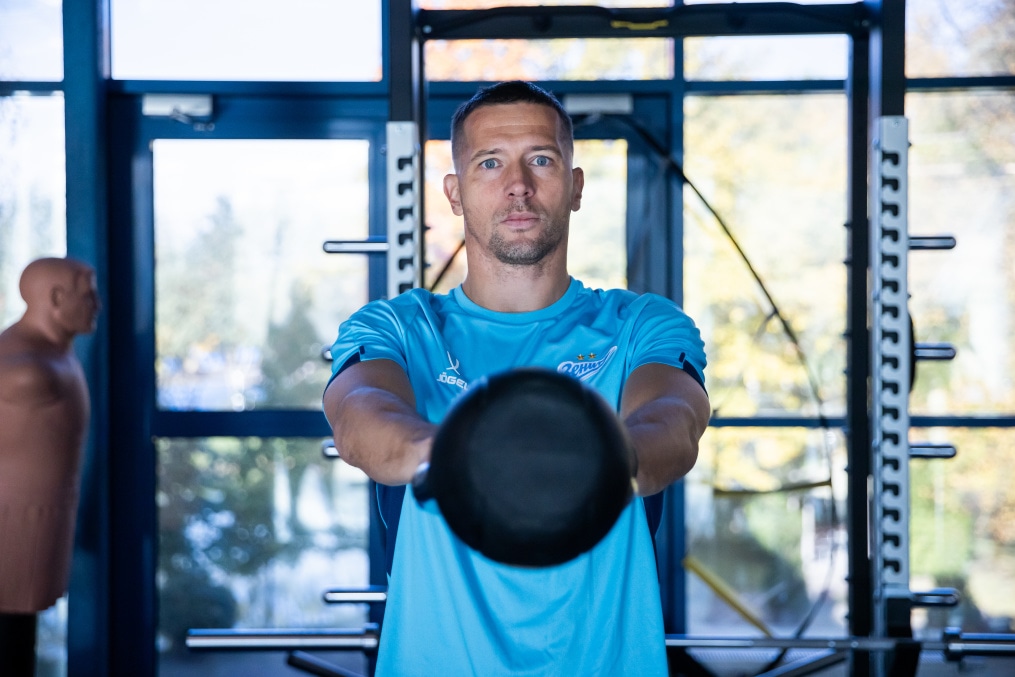 Тренировка основного состава в перерыве на матчи сборных