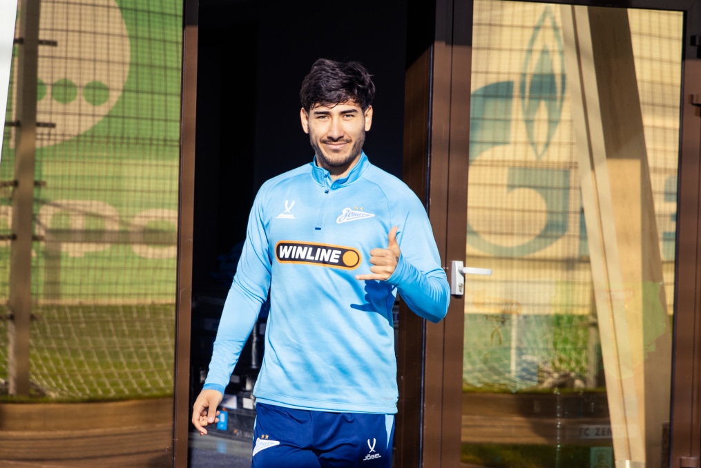 Тренировка основного состава в перерыве на матчи сборных