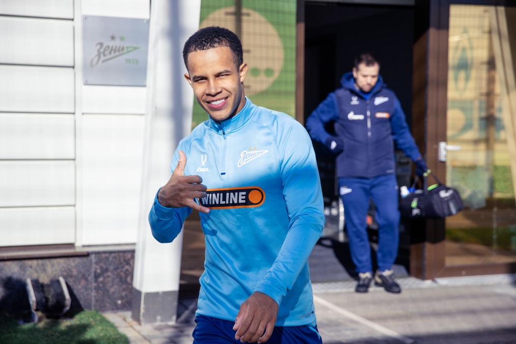 Тренировка основного состава в перерыве на матчи сборных