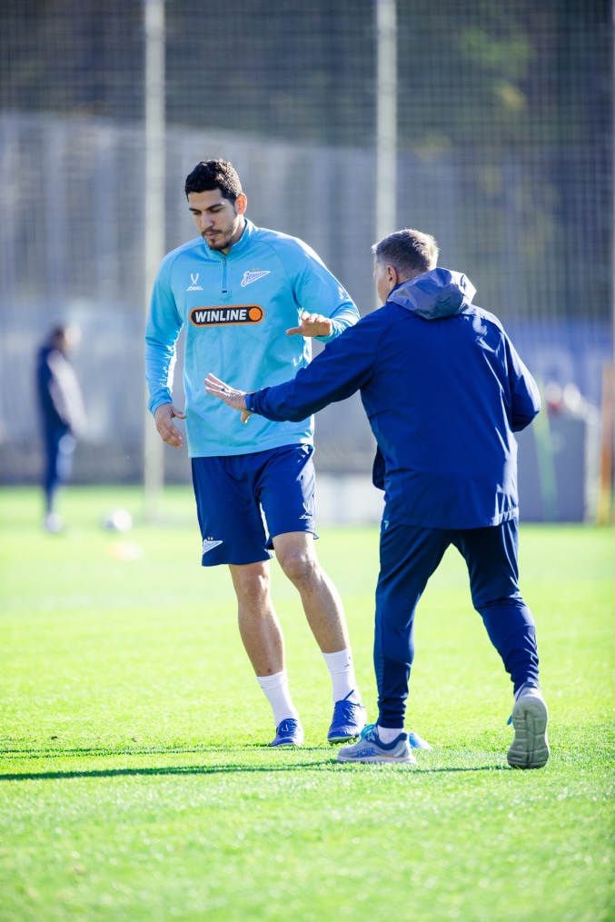 Тренировка основного состава в перерыве на матчи сборных