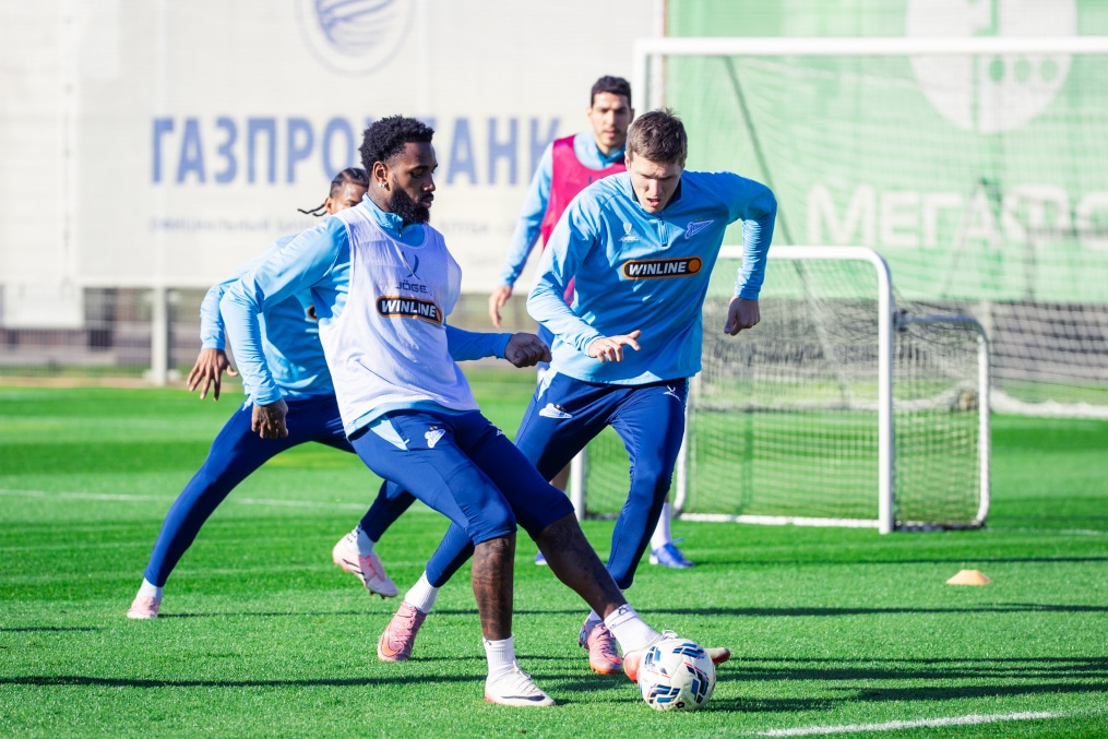 Тренировка основного состава в перерыве на матчи сборных